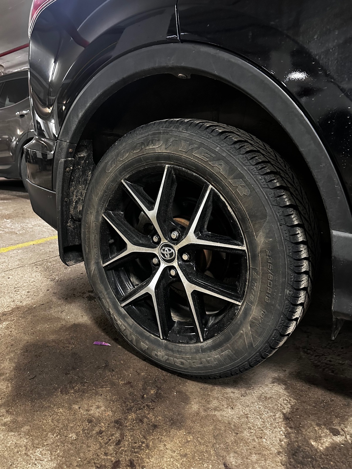 Toyota RAV4 — Wheel Detail before